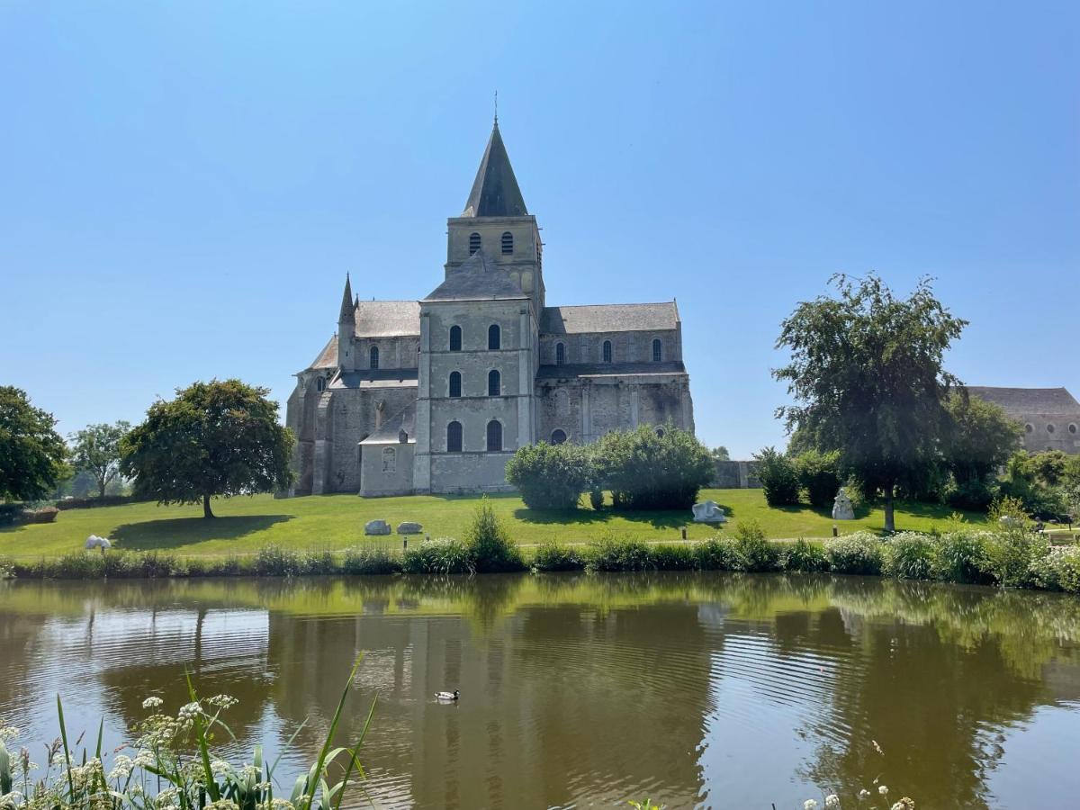 Le Courtil Villa Cerisy-la-Foret Exterior photo
